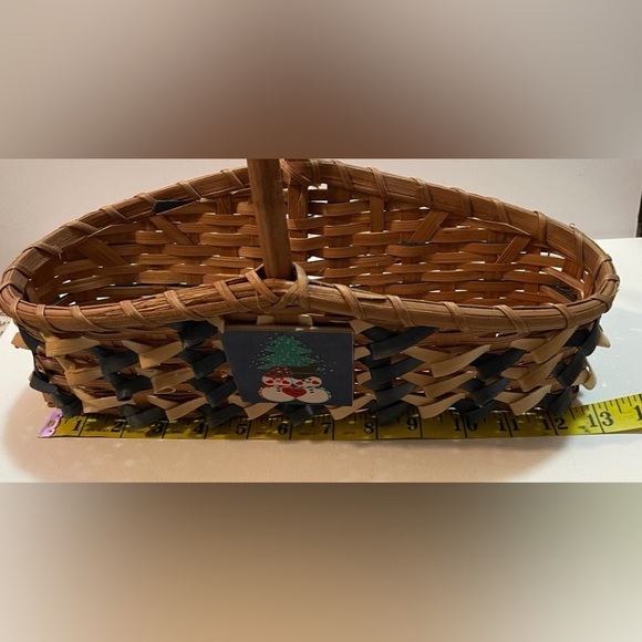 13” Christmas Holiday Basket - Picture 7 of 7